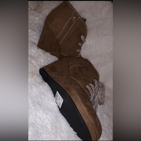 CATO Women’s Bootie Faux Suede Camel Color Ankle Boot Lace-Up Wedge Sz 6 NWOB - Picture 5 of 10